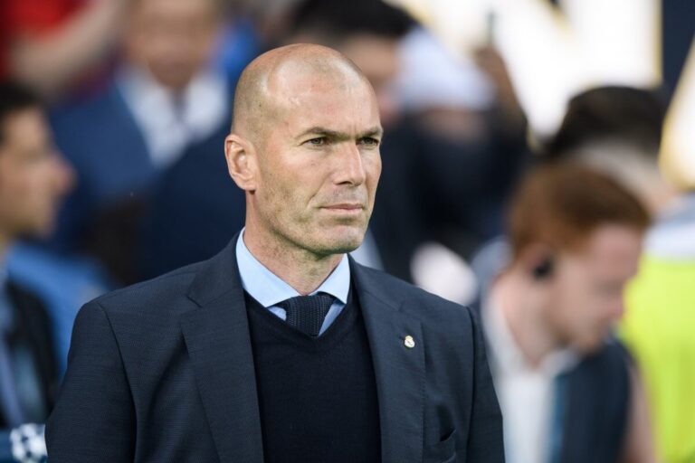 Zinedine Zidane wraca na ławkę trenerską!