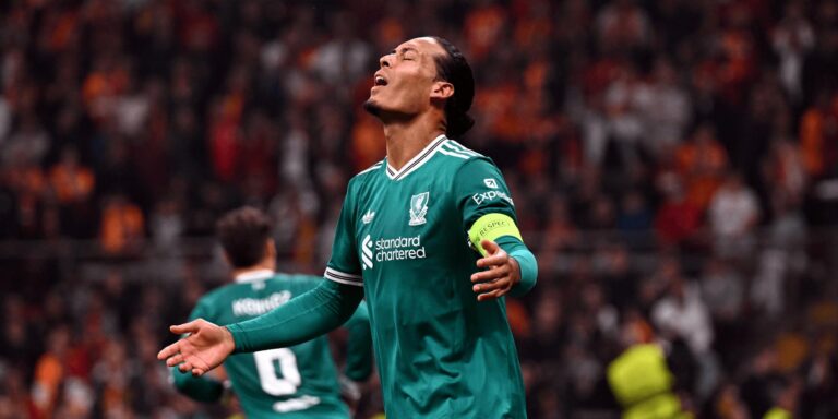 Sensacyjny wieczór w Stambule i ogromny gest tureckich kibiców przed spotkaniem- Liverpool przegrywa z Galatasaray