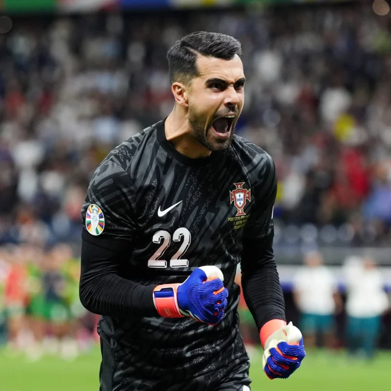 Zaskakujący ruch Chelsea po portugalskiego bramkarza? – Napływają informacje.