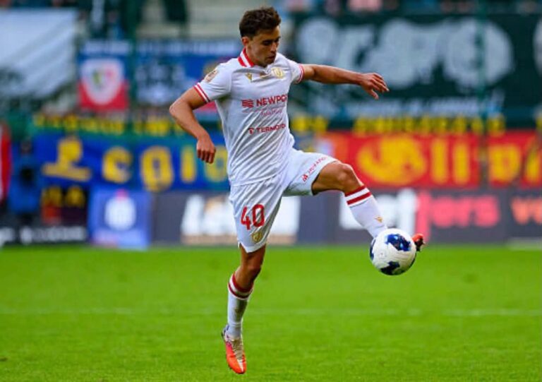 Kluczowy zawodnik Widzewa kontuzjowany! Czeka go kilka tygodni przerwy.